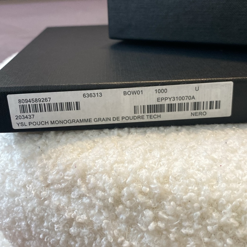 Like new Large YSL zip pouch - Picture 8 of 9